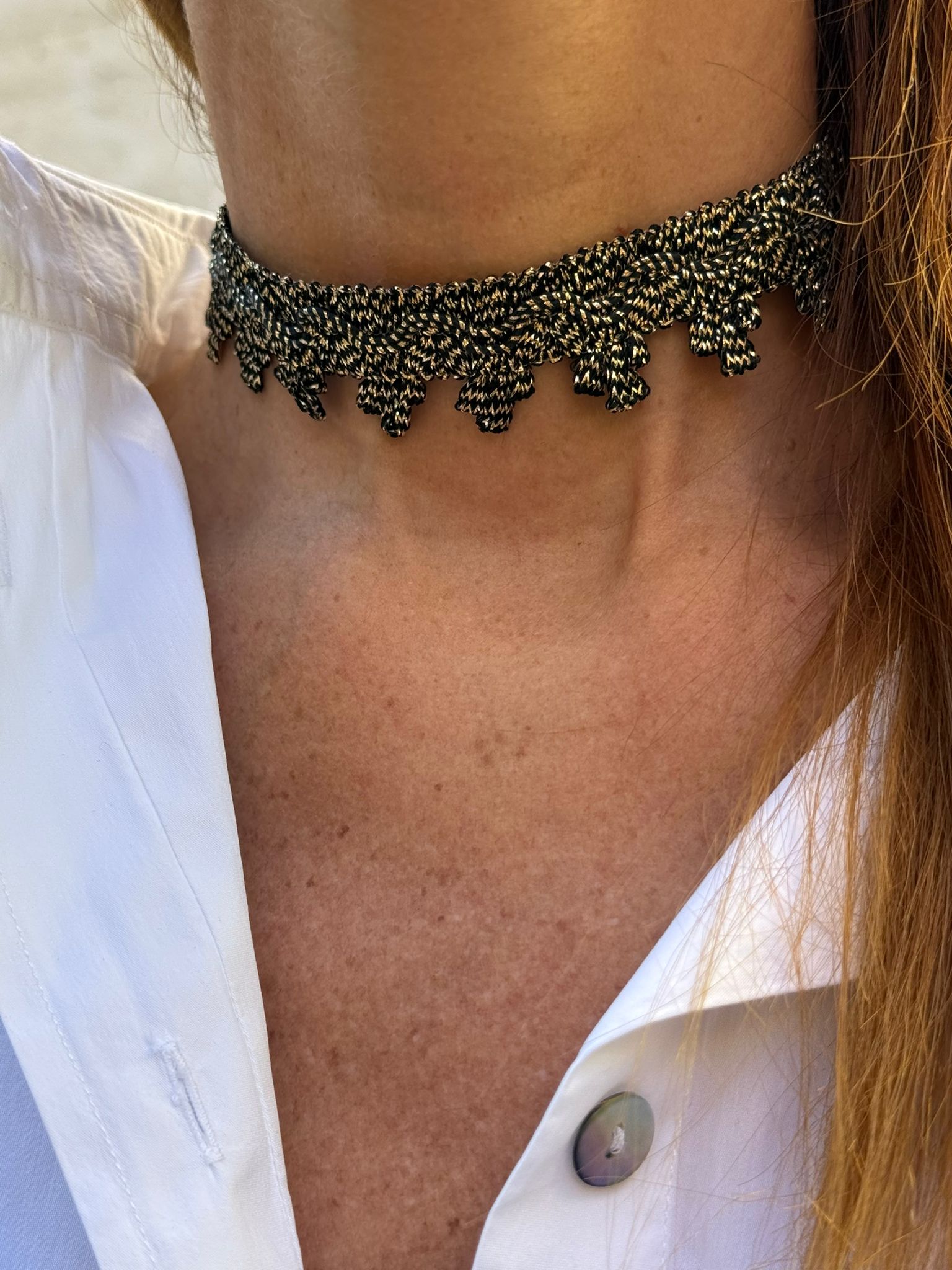 Choker pizzo nero e oro