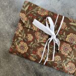 21.marrone-fiori