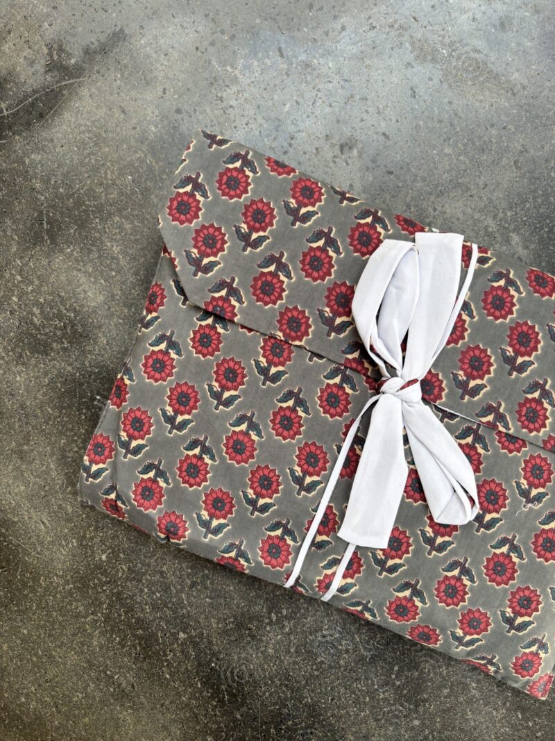 27.grigio-fiori bordeaux